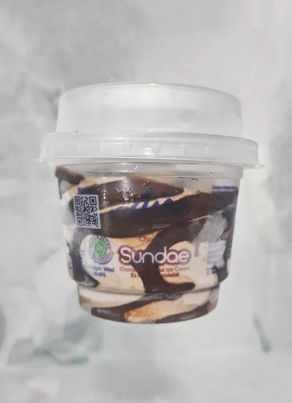 Aice cream sundae coklat